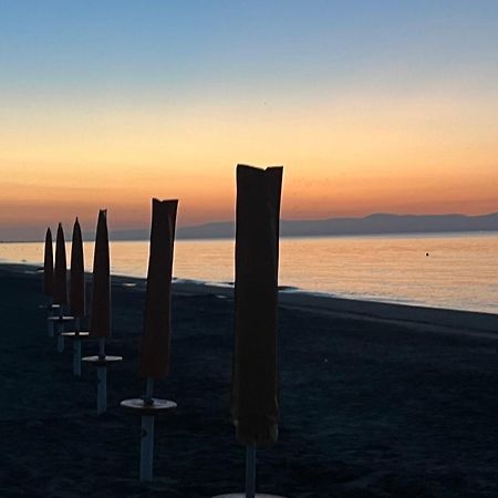 Baywatch Bed & Breakfast Margherita Di Savoia Exterior photo